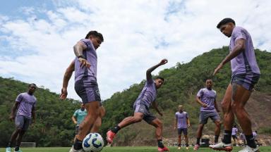 Sem perder há oito jogos, Botafogo fechará Brasileirão contra primeiro e terceiro times há mais tempo invictos Sem perder há oito jogos, Botafogo fechará Brasileirão contra primeiro e terceiro times há mais tempo invictos