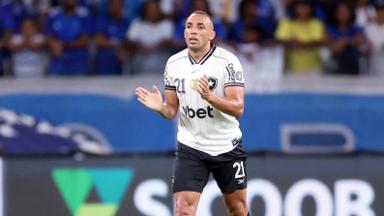 Marçal valoriza empate do Botafogo com o Cruzeiro: ‘Vale a garra do grupo e a entrega. Pontinho válido’ Marçal valoriza empate do Botafogo com o Cruzeiro: ‘Vale a garra do grupo e a entrega. Pontinho válido’