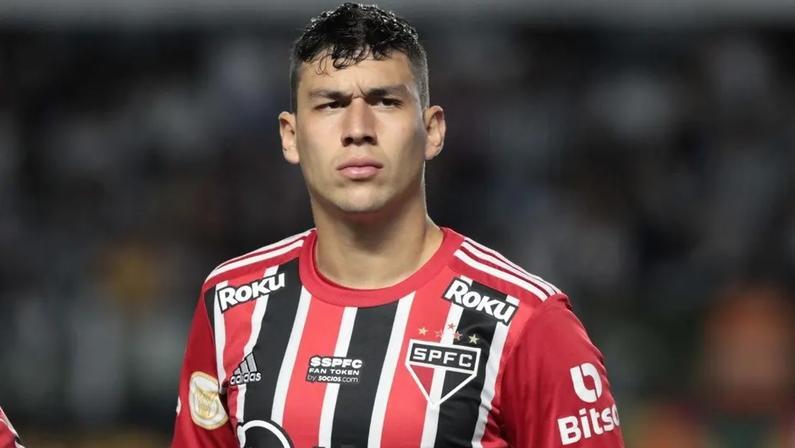 Botafogo busca zagueiro Ferraresi do São Paulo para reforçar o elenco