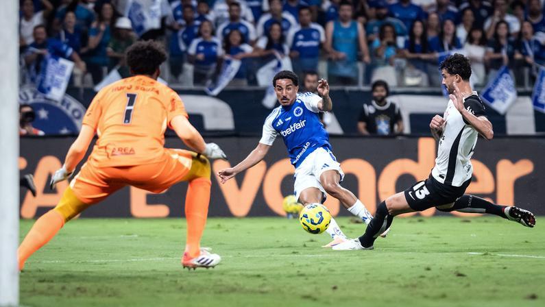 Botafogo de olho: Cruzeiro perde para o Corinthians no Mineirão na ida da semifinal da Copa do Brasil
