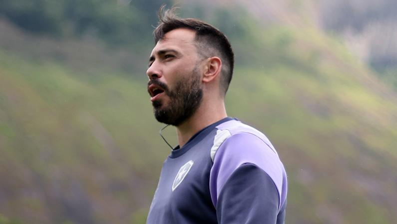 Repórter relata conversa com John Textor e diz que Davide Ancelotti fica no Botafogo em 2026