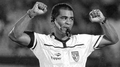 Ex-árbitro Luiz Antônio Silva dos Santos, o Índio, morre aos 55 anos Ex-árbitro Luiz Antônio Silva dos Santos, o Índio, morre aos 55 anos