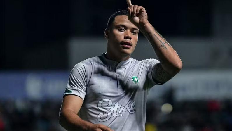 Botafogo faz sondagem por meio-campista Mandaca, do Juventude; há outros interessados