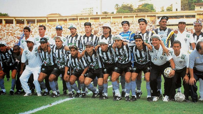 Botafogo celebra 30 anos do título brasileiro de 1995 com time histórico