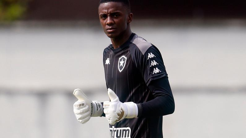 Flamengo nega interesse em goleiro Andrew, alvo do Botafogo