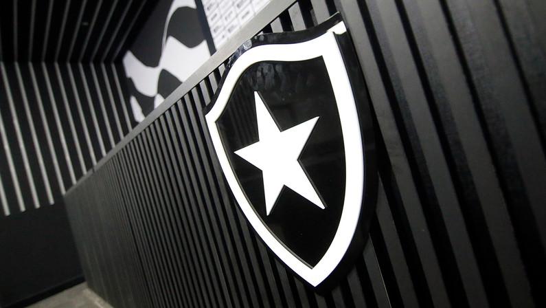 Botafogo diz estar ‘financeiramente saudável’ após saídas e não planeja novas vendas