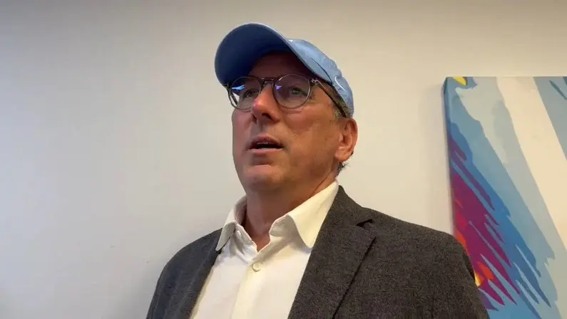 John Textor fala sobre briga com Ares, diz que Lyon apresentou números falsos e que franceses devem € 34 milhões ao Botafogo