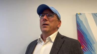 John Textor fala sobre briga com Ares, diz que Lyon apresentou números falsos e que franceses devem € 34 milhões ao Botafogo John Textor fala sobre briga com Ares, diz que Lyon apresentou números falsos e que franceses devem € 34 milhões ao Botafogo