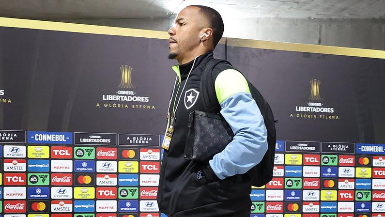 Paulo Nunes elogia coragem do Botafogo ao liberar Marlon Freitas para o Palmeiras