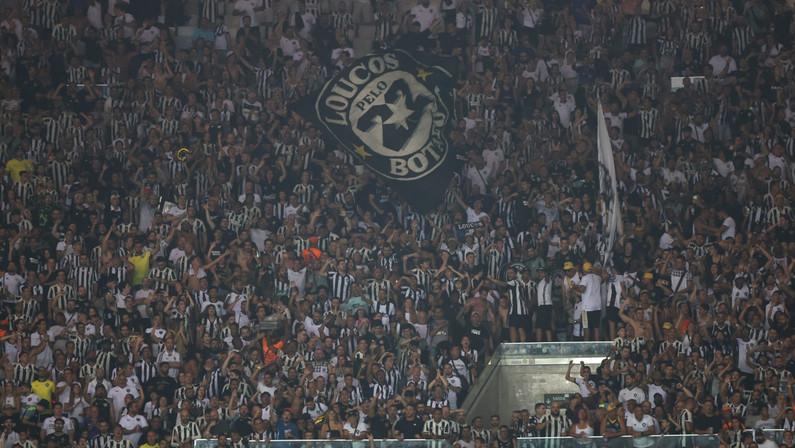 Botafogo retoma venda de ingressos para clássico contra o Fluminense no Maracanã