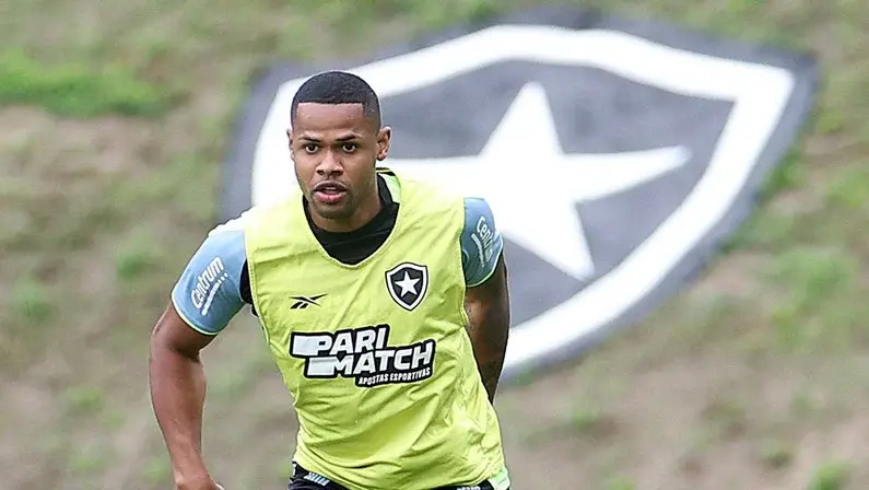 Botafogo tem opção de compra de US$ 8 milhões por Júnior Santos
