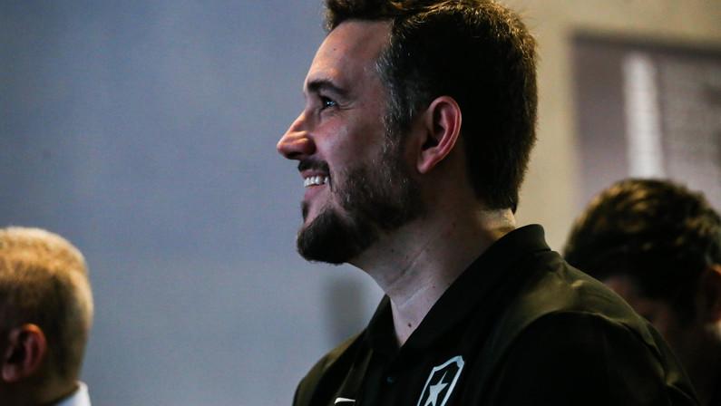 Raphael Rezende se despede do Botafogo: ‘Fica o orgulho pelo que foi construído e conquistado. Sou muito grato pela oportunidade’