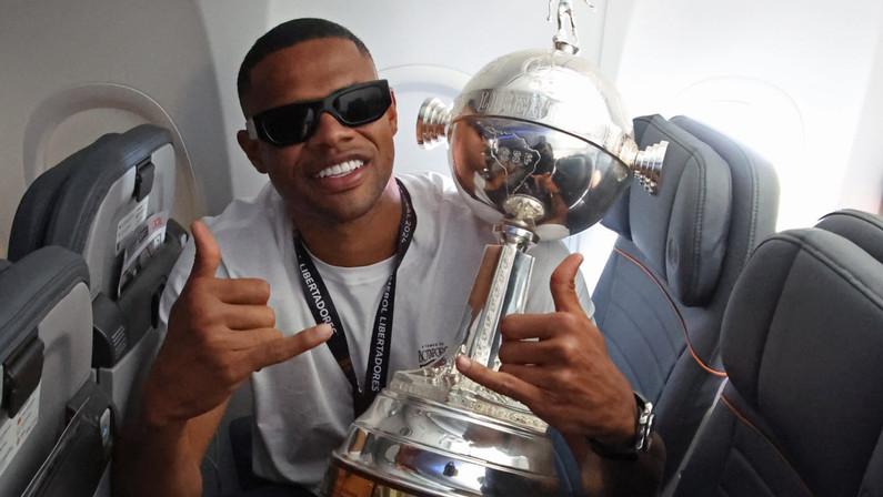 Botafogo pagará maior parte dos salários de Júnior Santos no empréstimo