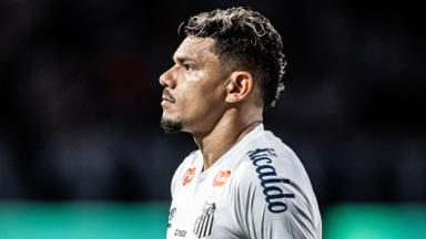 Tiquinho Soares deve seguir carreira no Mirassol após saída do Santos Tiquinho Soares deve seguir carreira no Mirassol após saída do Santos