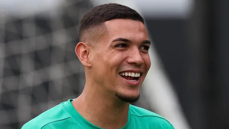 Botafogo retoma interesse em zagueiro Naves, emprestado pelo Palmeiras