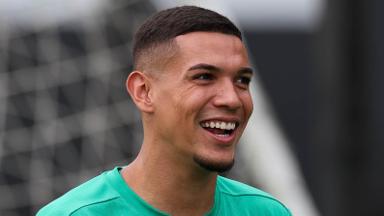Botafogo retoma interesse em zagueiro Naves, emprestado pelo Palmeiras Botafogo retoma interesse em zagueiro Naves, emprestado pelo Palmeiras