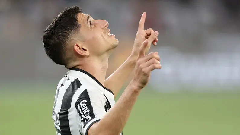 Anselmi conta com Savarino no Botafogo: 'Sei a classe do jogador que é. Queremos que continue sendo nosso 10'