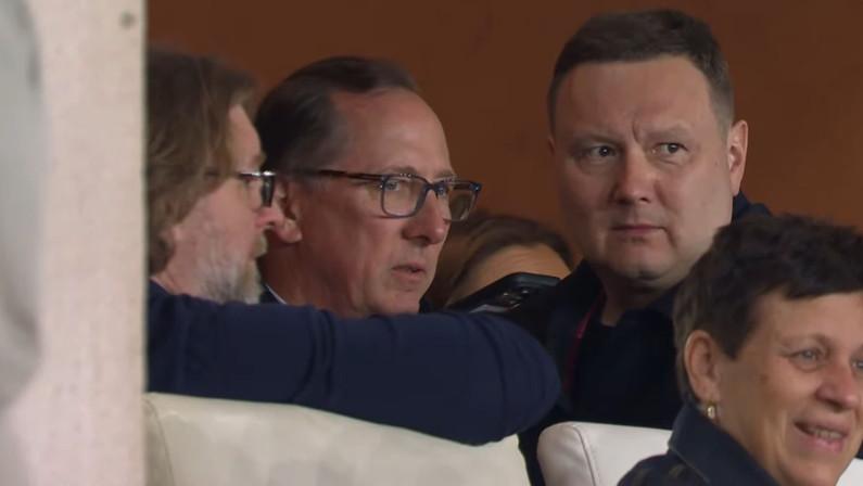 Ultras do Lyon criticam presença de Textor em assembleia do clube
