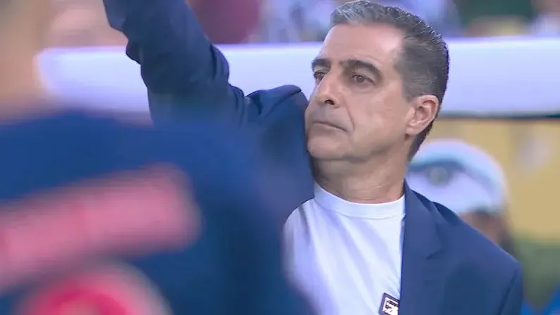 Renato Paiva revela estratégia do Botafogo contra o PSG: 'Não foi só defesa'
