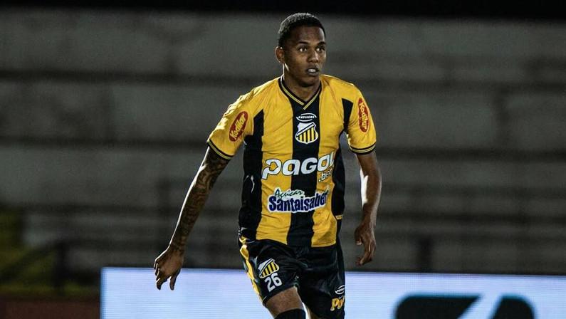 Botafogo lidera disputa por Dantas do Novorizontino