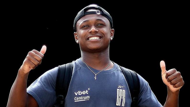 Botafogo tem reunião com Nathan Fernandes, e atacante abre mão de férias para focar na parte física