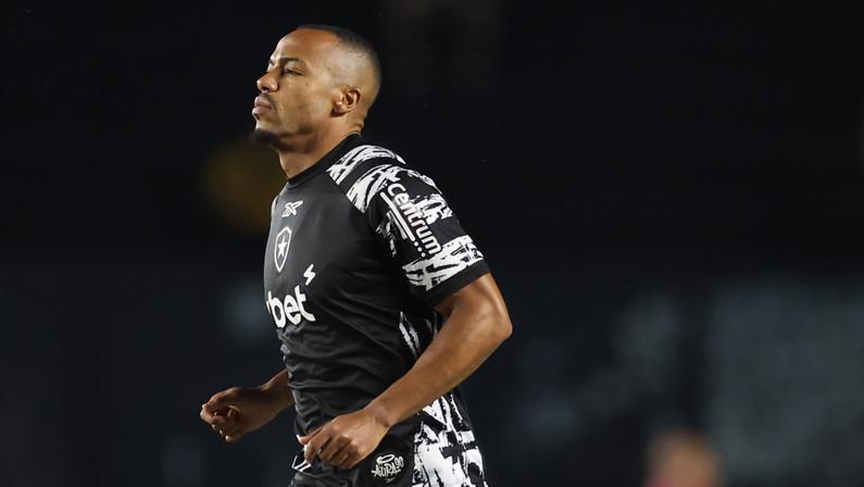 70% de aumento: jornalista revela salário que Marlon Freitas, do Botafogo, terá no Palmeiras