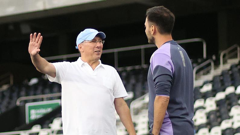 John Textor nega desentendimento com Davide Ancelotti e chama boato de 'fake news'