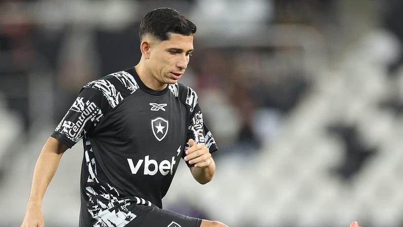 Botafogo pede Wallace Davi mais compensação financeira para negociar Savarino com o Fluminense