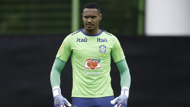 Em recuperação, John deve treinar no Botafogo nas próximas semanas, mantendo sonho de Seleção