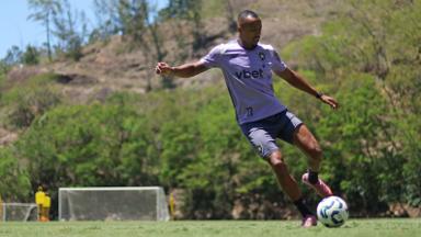 Botafogo rejeita proposta do Palmeiras por Marlon Freitas e mantém negociações Botafogo rejeita proposta do Palmeiras por Marlon Freitas e mantém negociações