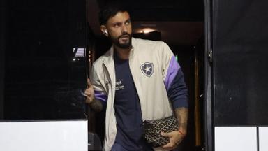 Botafogo é acionado na Justiça por dívida de direitos de imagem de Mastriani Botafogo é acionado na Justiça por dívida de direitos de imagem de Mastriani