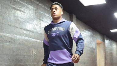 Feyenoord monitora Matheus Martins, mas chance de ida é pequena Feyenoord monitora Matheus Martins, mas chance de ida é pequena