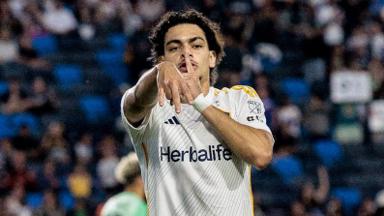 Botafogo renova empréstimo de Matheus Nascimento para o LA Galaxy Botafogo renova empréstimo de Matheus Nascimento para o LA Galaxy