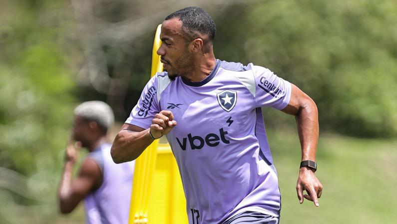 Marlon Freitas pediu menos para renovar com Botafogo do que vai receber no Palmeiras