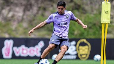 Após ‘novela Fluminense’, Savarino segue com futuro indefinido e ainda pode ser negociado pelo Botafogo Após ‘novela Fluminense’, Savarino segue com futuro indefinido e ainda pode ser negociado pelo Botafogo