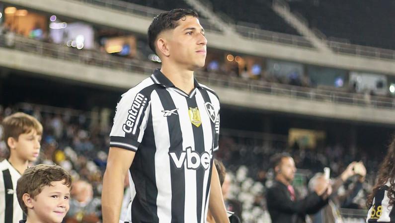 Grêmio propõe abater dívidas do Botafogo para contratar Savarino
