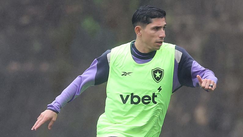 Proposta do Fluminense por Savarino, do Botafogo, prevê aumento salarial e contrato de pelo menos quatro anos
