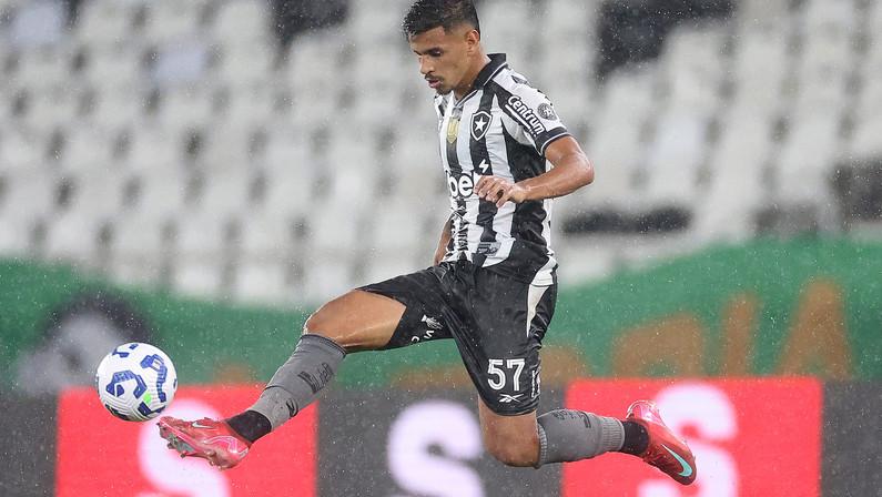 Negociação entre Botafogo e Torino por David Ricardo emperra