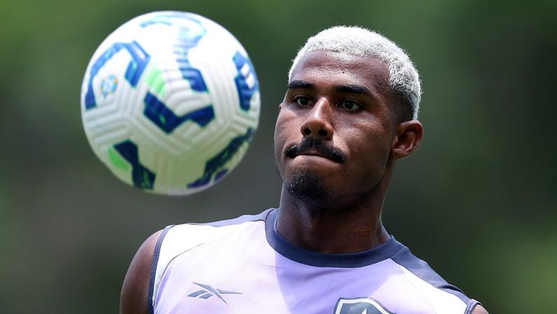 Vasco tenta fechar com Cuiabano após impasse no Botafogo