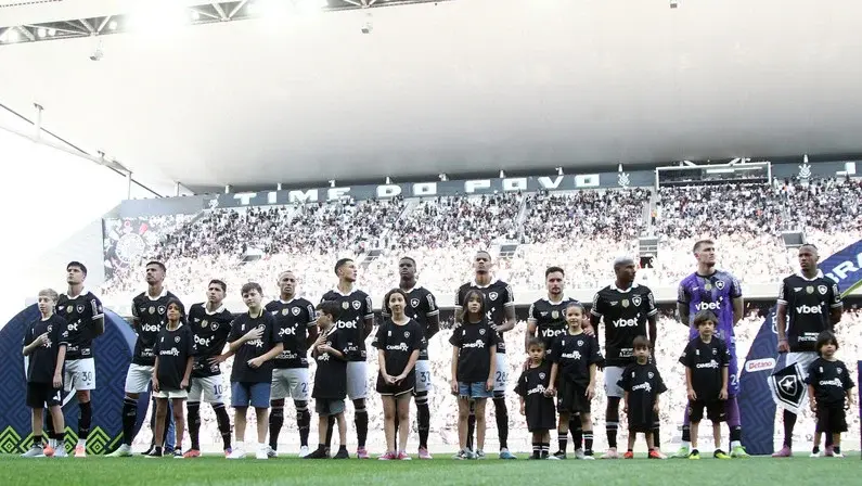Botafogo é o clube da LFU que mais arrecadou com direitos de TV por performance esportiva em 2025