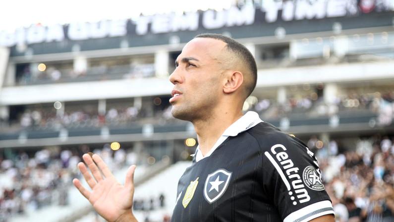 Marçal, do Botafogo, admite surpresa com saída de Davide Ancelotti: ‘Projetávamos 2026 com continuidade’