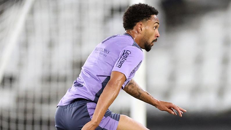 Martín Anselmi faz pedido à diretoria, e Botafogo não deve negociar Vitinho