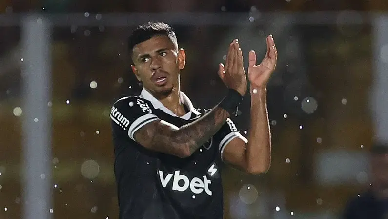 Venda de David Ricardo, do Botafogo, segue travada; clubes tentam atravessar