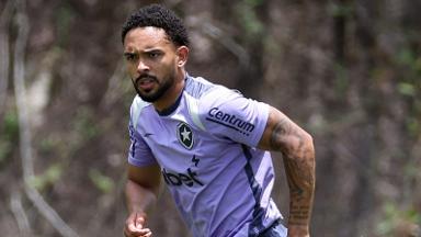 Botafogo estranha pedidos do São Paulo e não cogita envolver Vitinho e Marlon Freitas em troca Botafogo estranha pedidos do São Paulo e não cogita envolver Vitinho e Marlon Freitas em troca