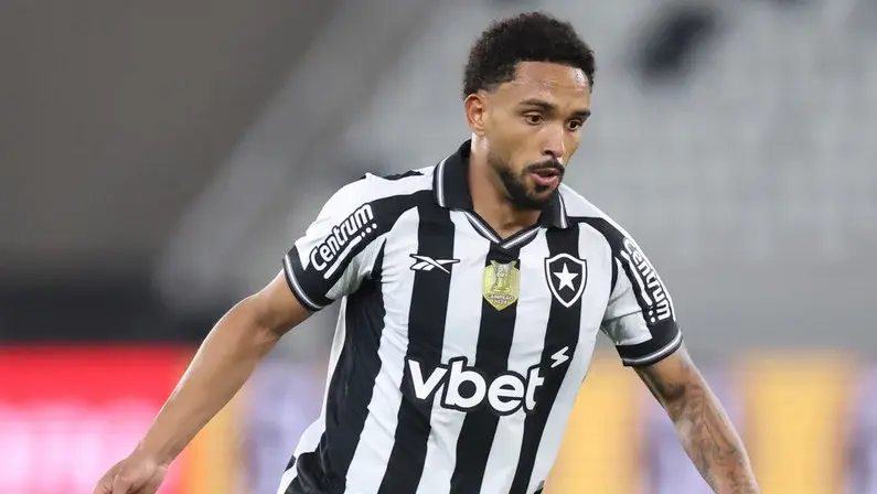 Botafogo e São Paulo negociam Ferraresi, mas Vitinho só fala em janeiro