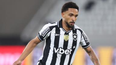 Botafogo e São Paulo negociam Ferraresi, mas Vitinho só fala em janeiro Botafogo e São Paulo negociam Ferraresi, mas Vitinho só fala em janeiro
