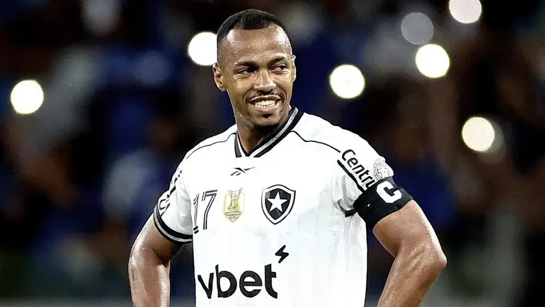Após negativas de Vitinho e Savarino, São Paulo mira incluir Marlon Freitas em troca com Botafogo, diz Nicola