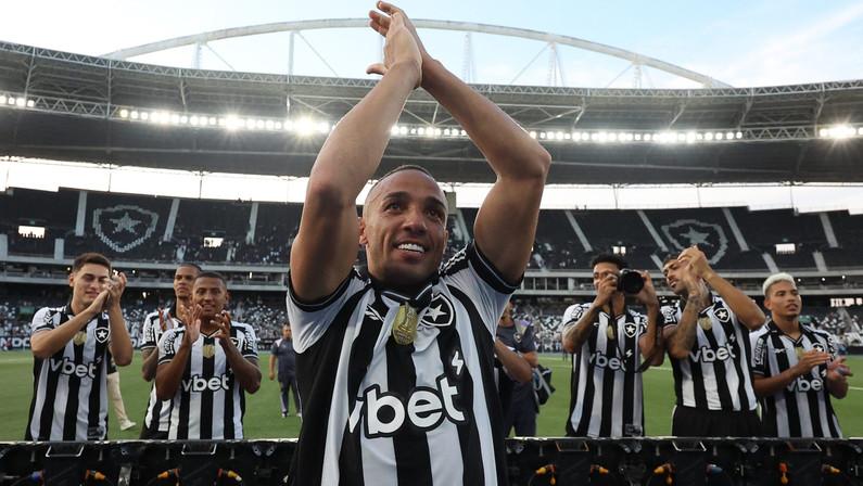 Marçal renova com Botafogo até 2026 e contrato é registrado na CBF