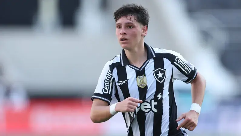 Dirigente do Vélez revela cobrança de mais de US$ 1,6 milhão ao Botafogo na Fifa por Álvaro Montoro