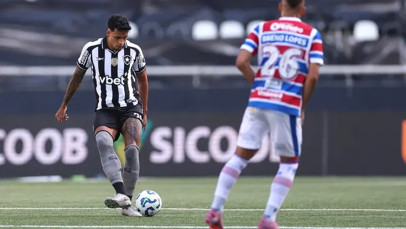 Ex-técnico de Gabriel Bahia se surpreende por zagueiro não vingar no Botafogo: ‘Achei que fosse jogar direto e explodir’